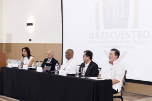 Rosalina Trueba (Asociación Dominicana de Derecho del Trabajo y de la Seguridad Social), José Roberto Herrera, Héctor Arias (Asociación Dominicana de Derecho del Trabajo y de la Seguridad Social), Alexander Godínez y Carlos Hernández